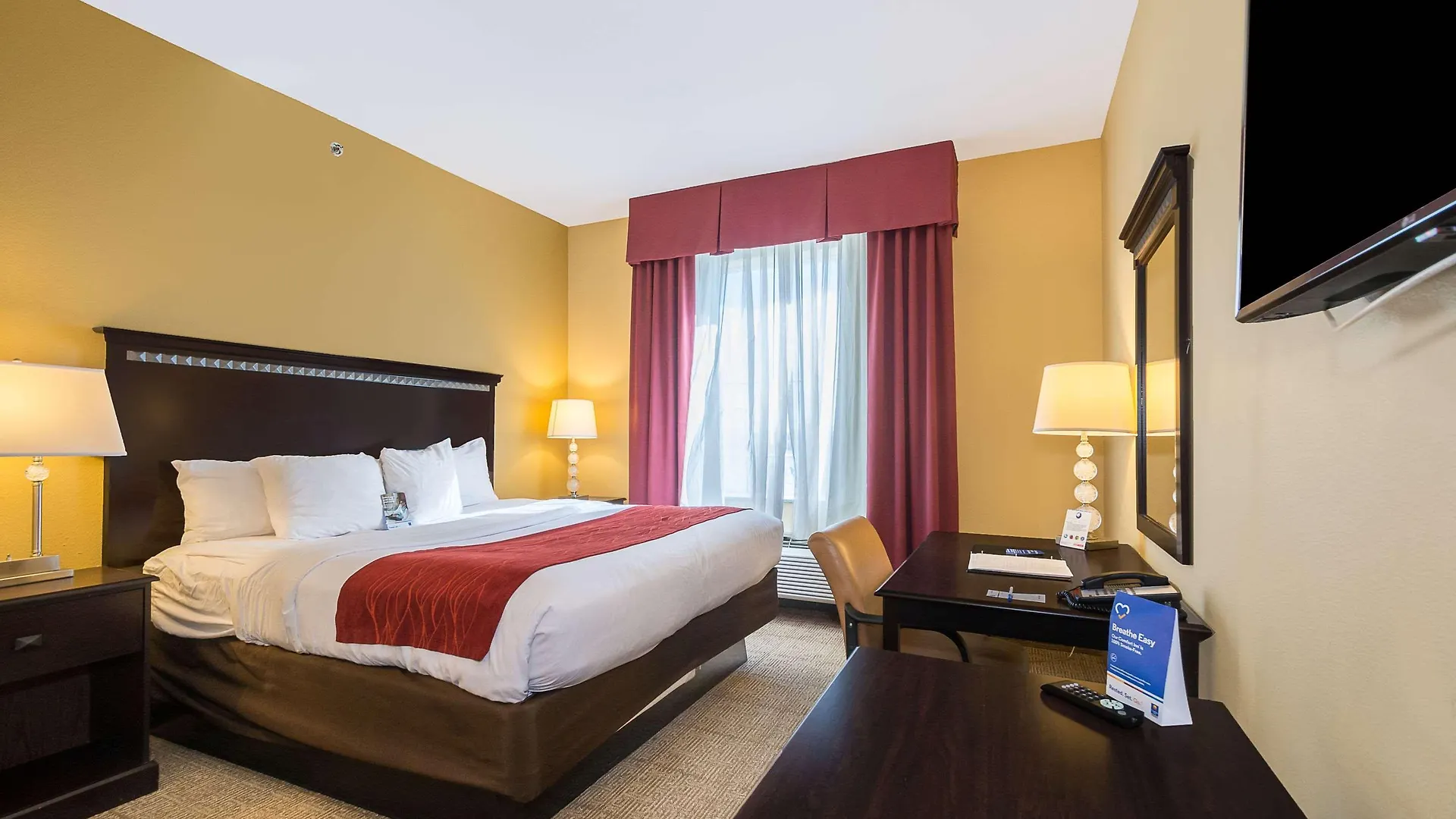 Comfort Inn & Suites Maingate South Davenport