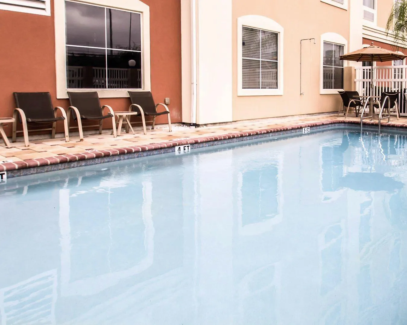 Comfort Inn & Suites Maingate South Davenport Hotel
