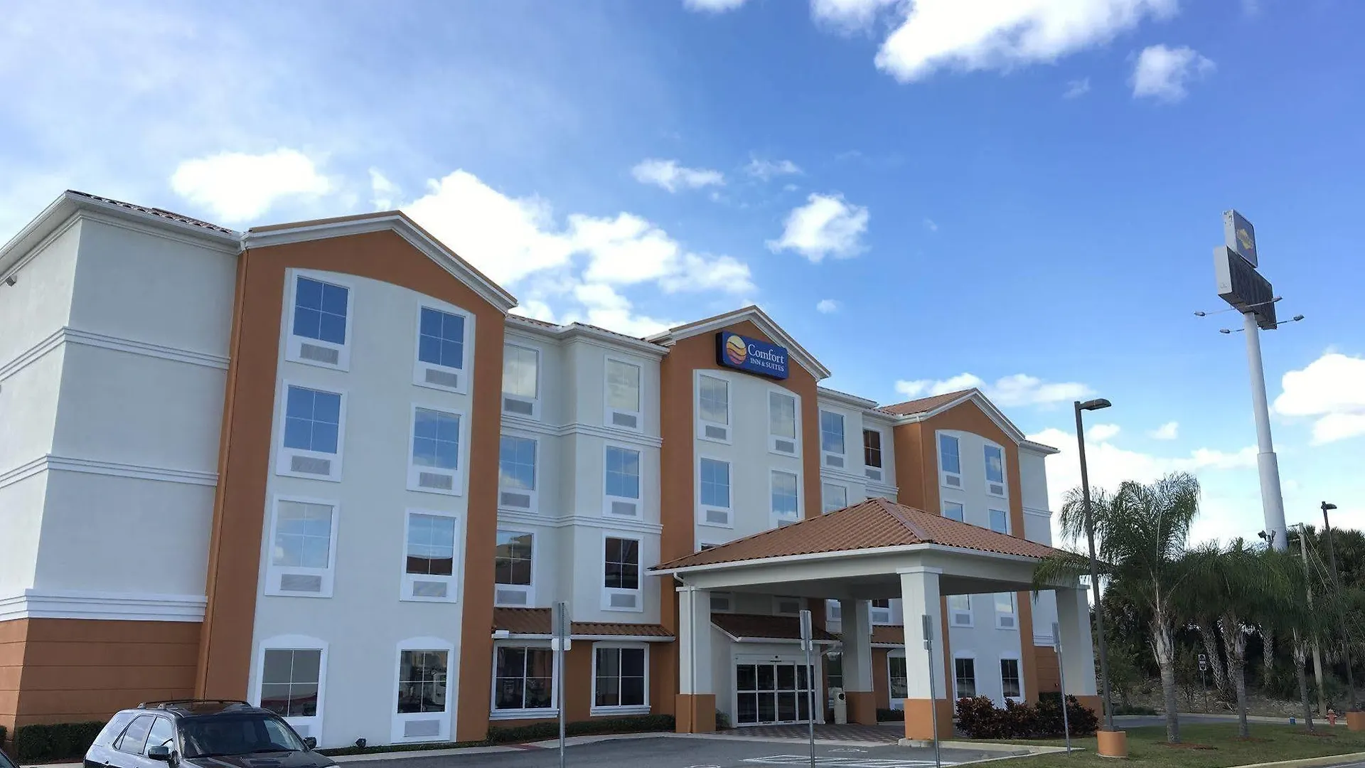 Comfort Inn & Suites Maingate South Davenport 3*,